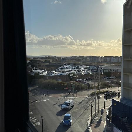 Penthouse - Harbour Views Appartement Poole Buitenkant foto