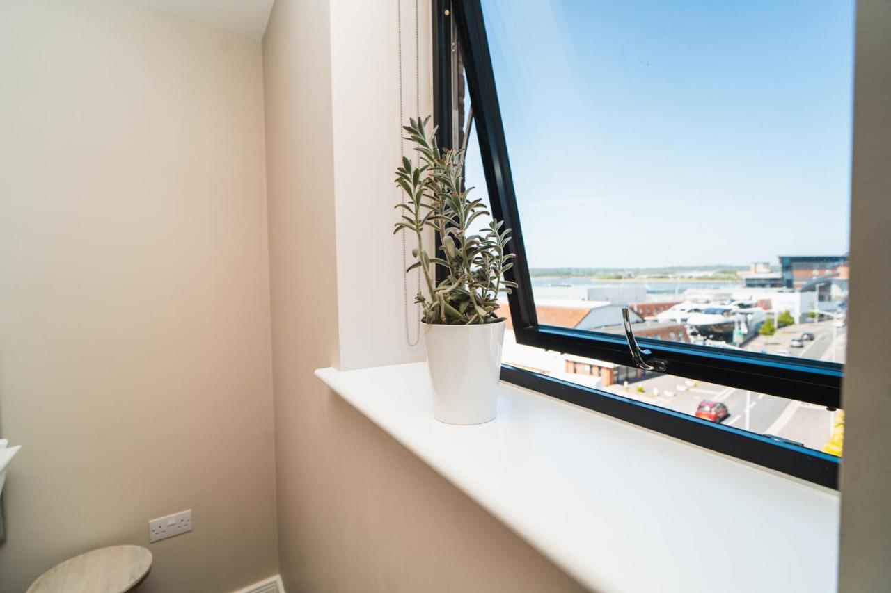 Penthouse - Harbour Views Appartement Poole Buitenkant foto