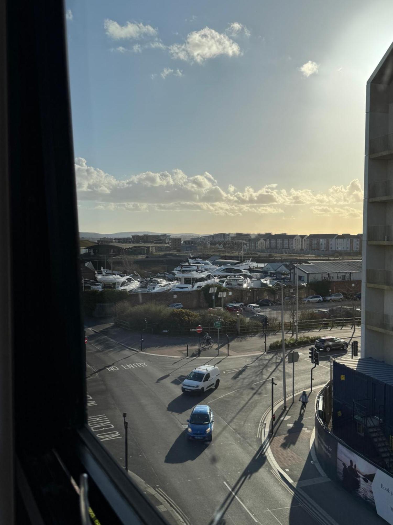 Penthouse - Harbour Views Appartement Poole Buitenkant foto
