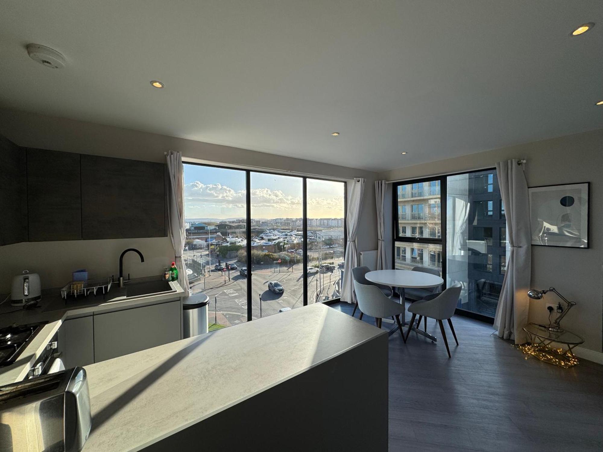 Penthouse - Harbour Views Appartement Poole Buitenkant foto